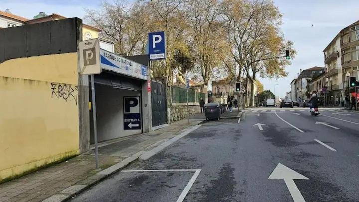 Downtown Porto With Parking Next To Subway Apartment Exterior foto